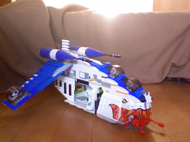 Datei:Das ARC Kanonenboot aus LEGO.jpg