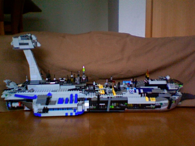 Datei:Invisible Hand Lego.jpg