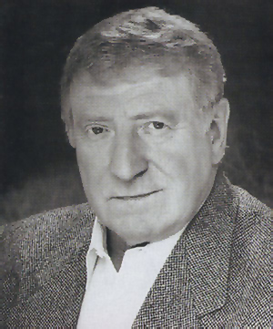 Datei:Clive Revill.jpg